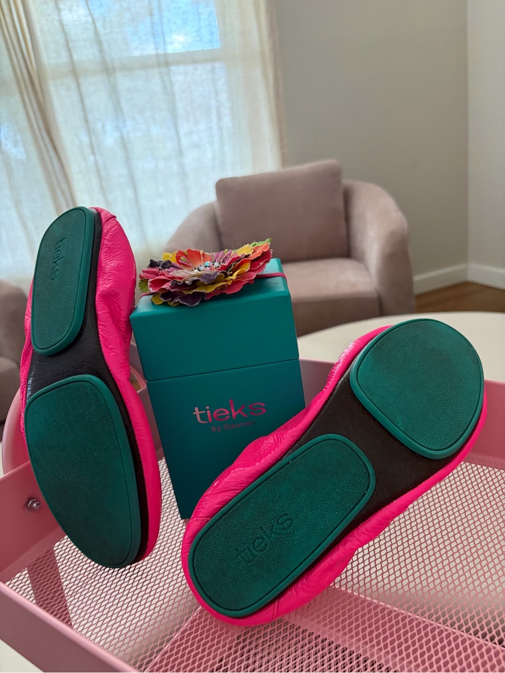 Women's Tieks Pop Pink Ballet Flats size 10 - Picture 2 of 5